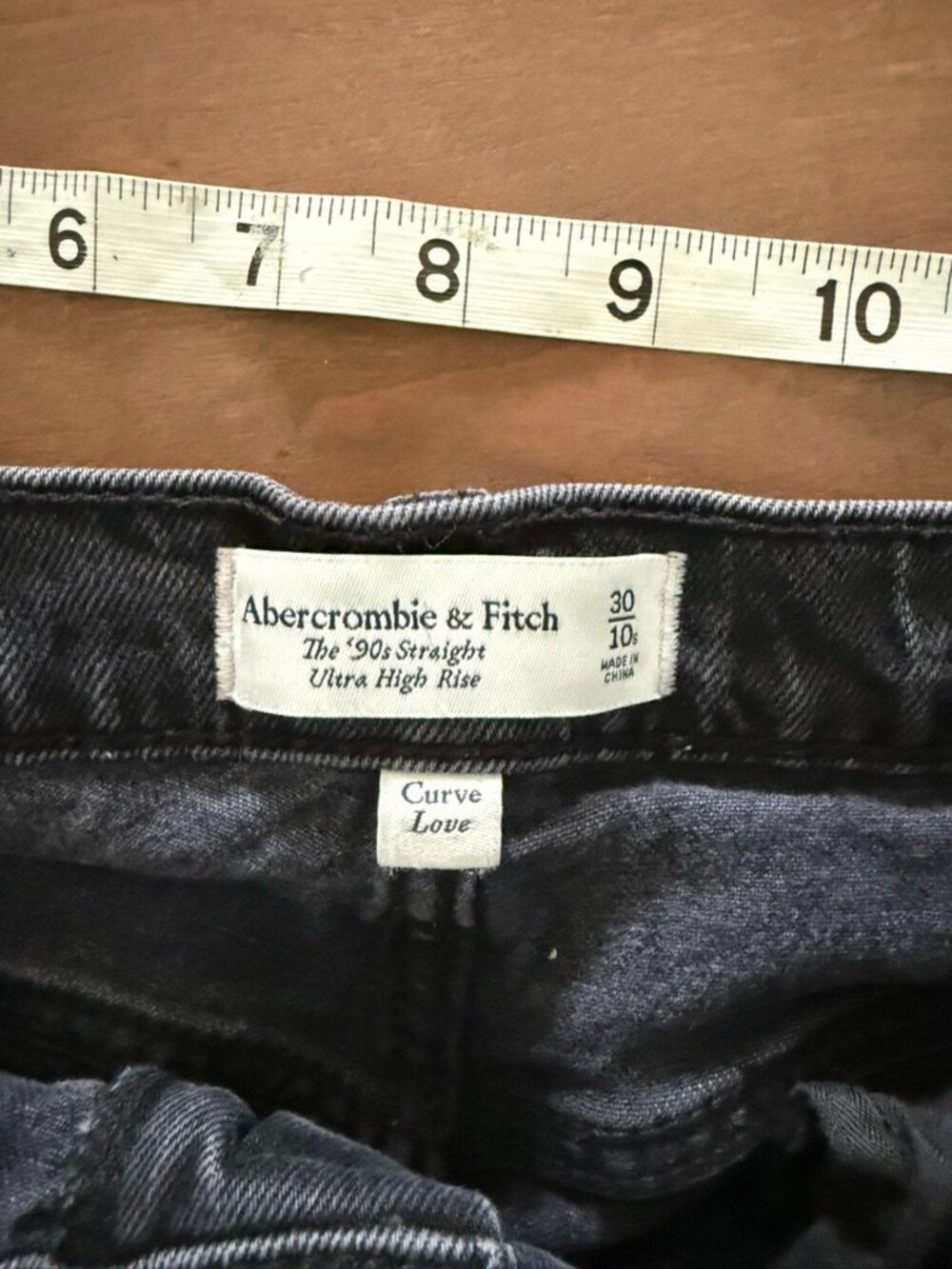 $110 Abercrombie & Fitch Curve Love '90s Straight Ultra High Rise Jeans Size 30 - Picture 3 of 8